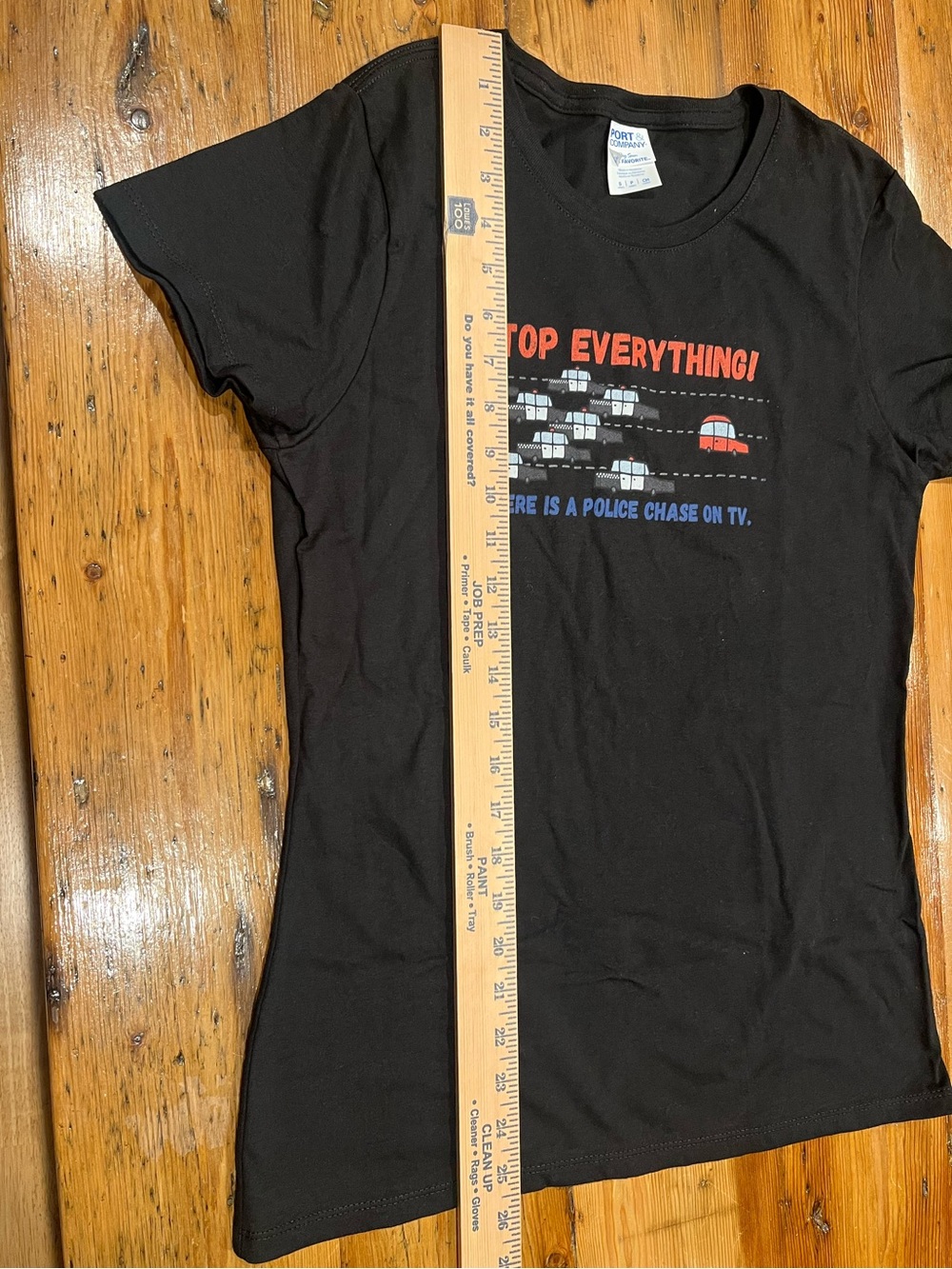 STOP EVERYTHING! There’s a Police Chase on TV Graphic Tee - Black NWOT - Picture 3 of 4